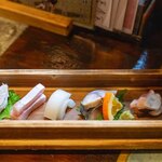 和食　七福神 - 2024.2 お刺身の盛り合わせ 5種盛り（2,000円）みやび鯛、カンパチ、甲イカ、サバ、タコ