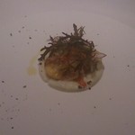 マンサルヴァ - 天使海老の軽い炙りと根セロリのクレーマ　金柑香る色どり大根のインサラータ添え