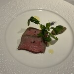 ヤマガタ サンダンデロ - ビステッカ：ジューシーな山形牛を