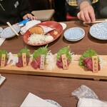 大衆馬肉酒場 三村 - 桜刺五点盛り、馬メンチカツ、馬い餃子