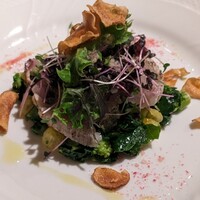 リストランテ リンコントロ - 鰆の入ったサラダ　ワインの香りのジュレが入っていました