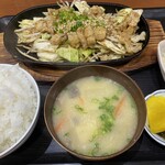 Rokumei - ホルモン定食＝870円