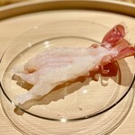 温石 - アカザエビの焼きしゃぶ。贅沢に一口でいただく幸せ✨プリプリの身がたまりません