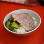 邦ちゃんラーメン - 無料のライス＆カッパにチャーシューを乗せて