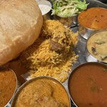 Venu's South Indian Dining - ノン ベジ セット(プーリー)