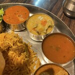 Venu's South Indian Dining - ノン ベジ セット(プーリー)