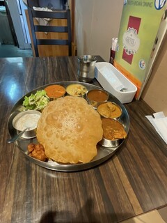 Venu's South Indian Dining - ノン ベジ セット(プーリー)