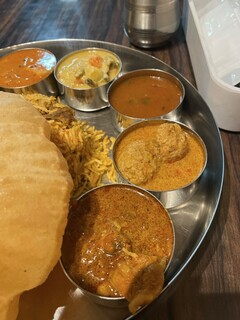 Venu's South Indian Dining - ノン ベジ セット(プーリー)