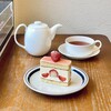 パティスリー アクイユ - 料理写真:紅茶、フレジエ