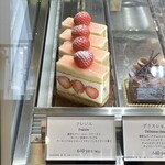 パティスリー アクイユ - ショーケース