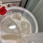 岡山夢菓匠 敷島堂 - 黒蜜きなこミルクわらピ ¥594内