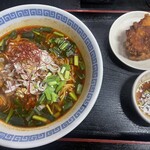 中国料理 布袋 - 雪まつり限定  布袋式台湾ラーメン  ザンギセット(1100円)全体図