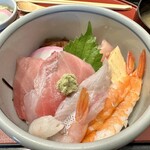 しほう田 - 海鮮ちらし寿司 …1,100円（※2024年より改訂…税込1,970円）