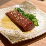 Seiniku Oroshi Tonya Choku Ei Yakiniku Ten Gyuujirou - 新鮮！厚切りレバー