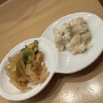 肉の森 - 付け合わせ『もやしのからし和え・ポテサラ