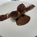 オーベルジュ・ド・リル - 株主優待コース　エビス香るパンペルデュ、カカオニブのチュイル　ソースカカオ