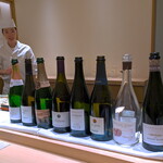 鮨 めい乃 - 6名が楽しんで頂いた、空いたシャンパン8本がズラリ。