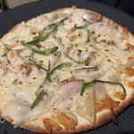 Taishuusakaba Aburu - チーズピザ