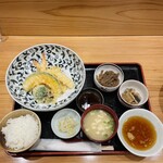 Sakiure - 天ぷらとお刺身の御膳
                      炊きたてのご飯♡
                      