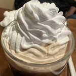 クール - コーヒーは苦みがちょうどよく、ホイップクリームの甘味とよく合い喉を潤す事ができました。