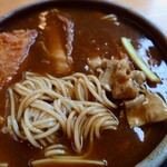 やぶ善 - カレー南蛮なので、葱も豚コマもしっかりと入っています。