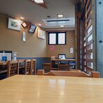 やぶ善 - 玄関入ってすぐの席。