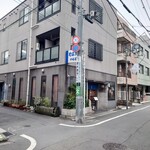 やぶ善 - 同じ並びのすぐ右、数軒隣には "ビブグルマン" 味噌ラーメンの"一福"があります。