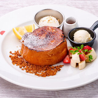 French cuisine baked in a special bread that gives you the ultimate feeling of happiness.