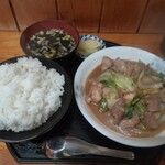 高橋食堂精肉店 - 料理写真:豚もつ定食