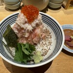 日本橋海鮮丼 つじ半 - 