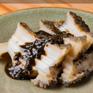 Seafood is carefully selected according to the season, and domestic ingredients are used from wasabi to rice.