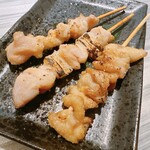 Set of 3 skewers Salt/Sauce (chicken thigh, green onion, chicken skin)