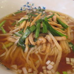 にら入りスープそば