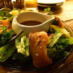 デ サリータ 渋谷 - サーモンマリネ8種野菜のリースサラダ
