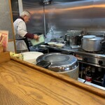 山ちゃん - 厨房内