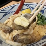 丸亀製麺 - 【2024.2.5(月)】牡蠣にマーガリンをのせた