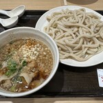 武蔵野うどん ちゅるり - 肉汁うどん　並盛　790円