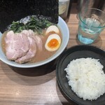 横浜ラーメン 渡来武 - 