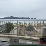 Kaisenkan - 海鮮館の窓側からは、海が一望出来ます。