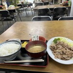 はらぺこ食堂 - 生姜焼き定食