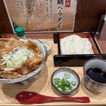 水山 - ■四元豚の豚丼定食ざるうどん付き¥1,080