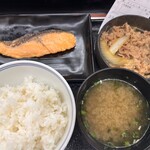 吉野家 - 牛鮭定食