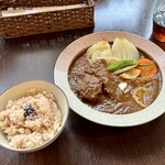 バルバルキッチンアメリ - ランチ：三日間煮込んだタンシチュー(¥1,980)