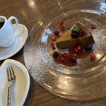 PARKSIDE ESCAPE - アールグレイチーズケーキとコーヒー
