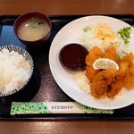 オリーブ・キッチン  - カキフライ ミニチキンカツ付き