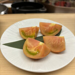 天ぷら はせ川 - 箸休めのトマト