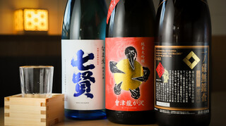 Yoshichan - スタッフおすすめの日本酒も取り揃えております。