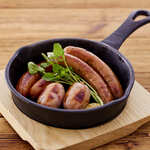Piping hot! 3 kinds of grilled sausages
