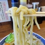 トナリ 江東千石店 - 平打ち太麺