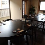 Oiri Xi - ２階のテーブル席